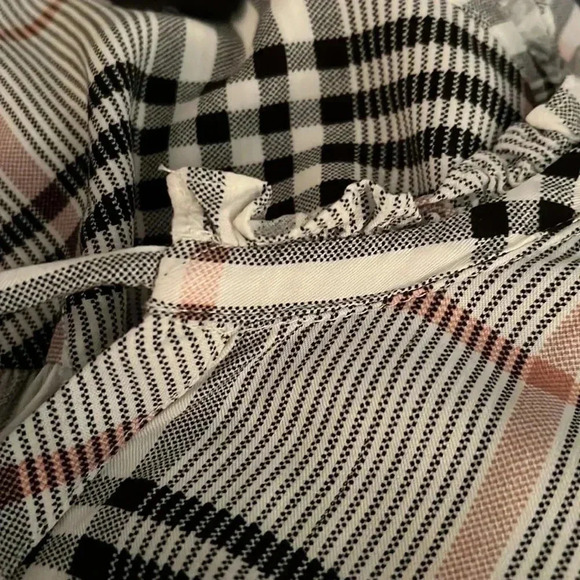 Torrid: BLACK & PEACH PLAID TWILL PEASANT BLOUSE 4X - Picture 4 of 9